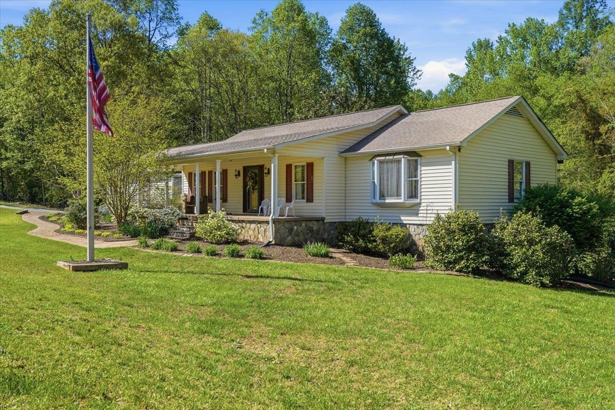 310 Holly Springs Road Inman, SC 29349 - Photo 2 of 32