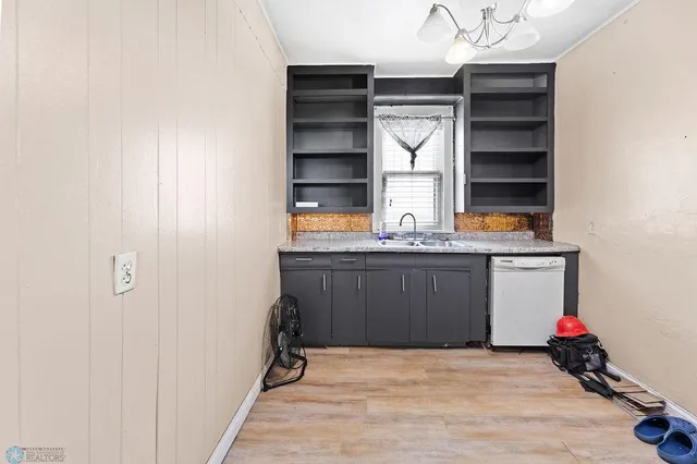 $230,000 | 402 23rd Street South, Fargo, ND 58103