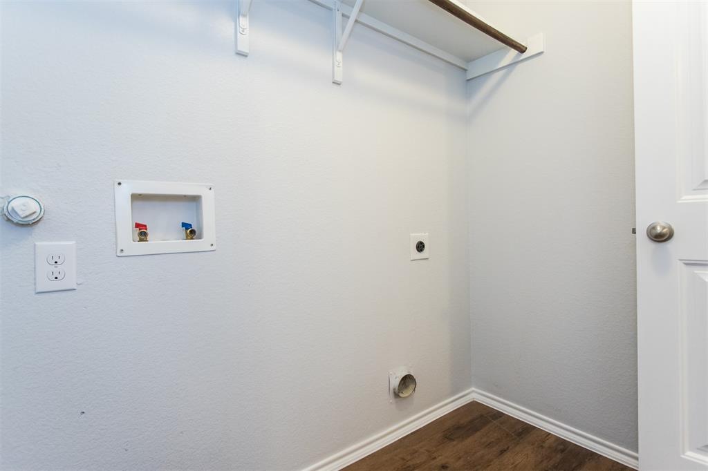 2103 Meadow Park Drive Princeton, TX 75407 - Photo 18 of 30 a view of a small space