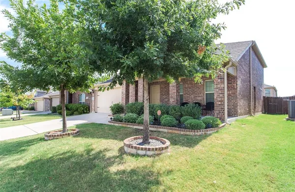 $2,200 | 2103 Meadow Park Drive, Princeton, TX 75407