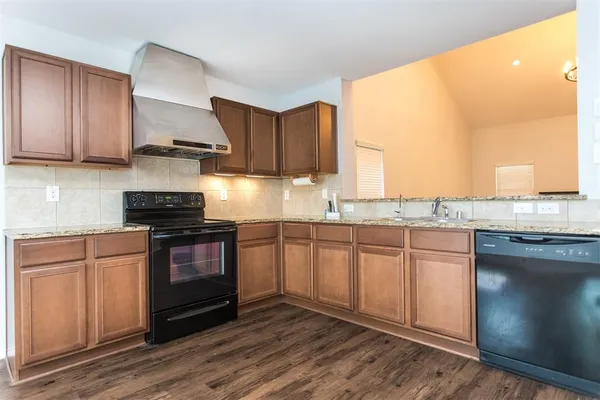 $2,200 | 2103 Meadow Park Drive, Princeton, TX 75407