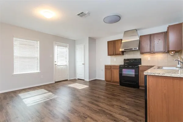 $2,200 | 2103 Meadow Park Drive, Princeton, TX 75407