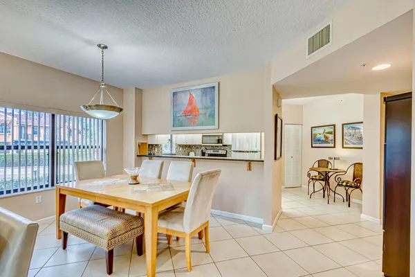 $3,000 | 200 Uno Lago Drive, Unit 105, Juno Beach, FL 33408