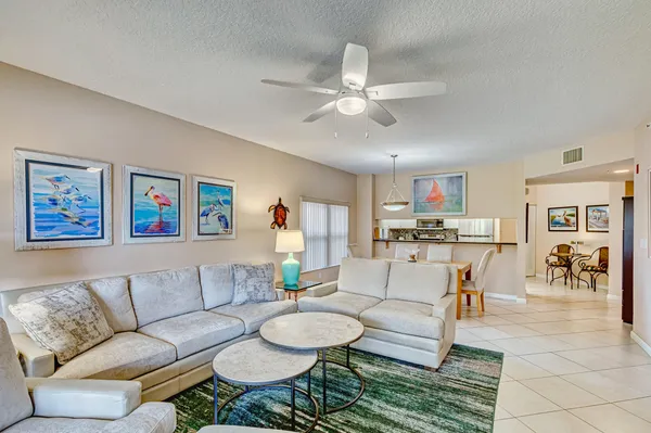 $3,000 | 200 Uno Lago Drive, Unit 105, Juno Beach, FL 33408
