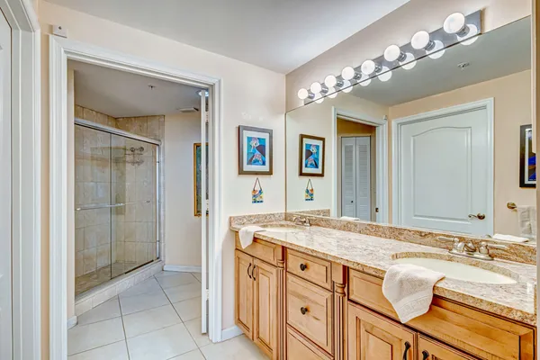 $3,000 | 200 Uno Lago Drive, Unit 105, Juno Beach, FL 33408