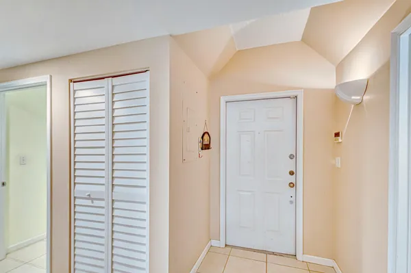 $3,000 | 200 Uno Lago Drive, Unit 105, Juno Beach, FL 33408