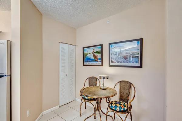 $3,000 | 200 Uno Lago Drive, Unit 105, Juno Beach, FL 33408