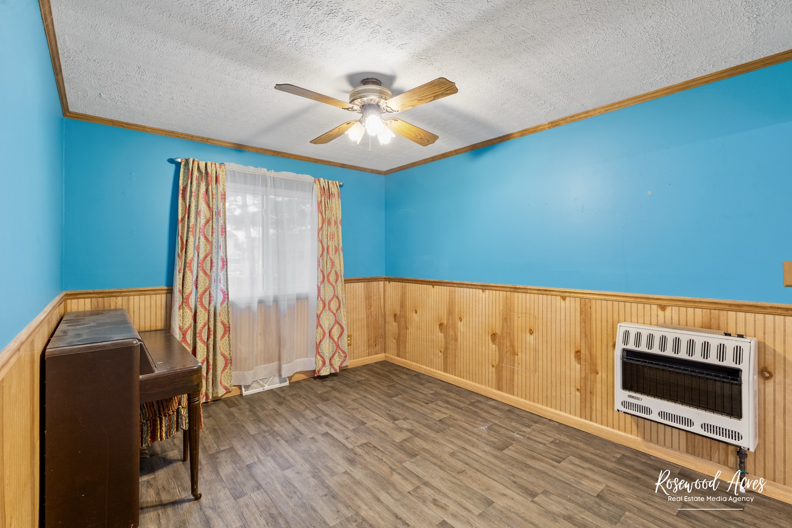 209 West Indiana Street Momence, IL 60954 - Photo 8 of 34 a view of room with window and wooden floor