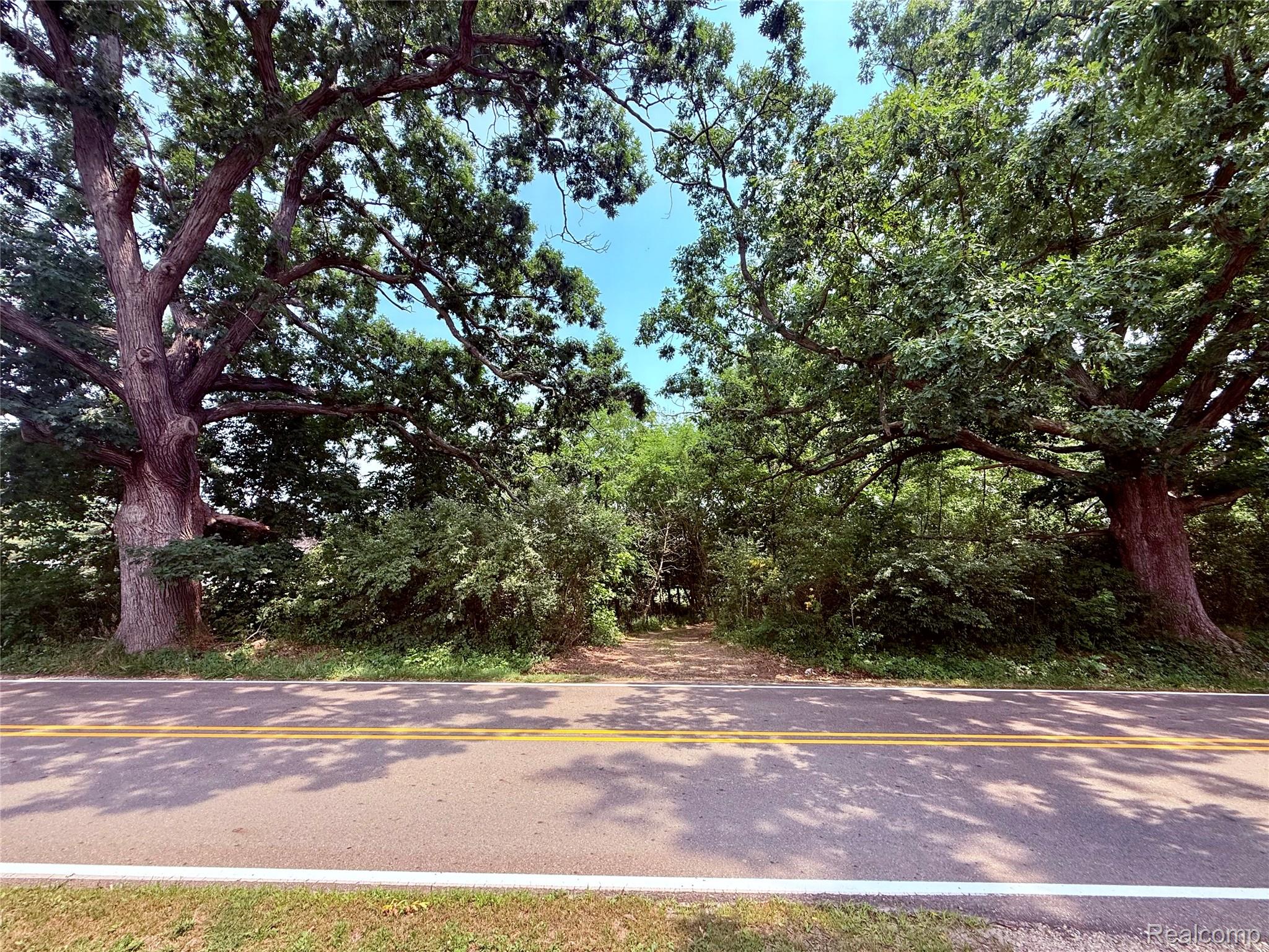 No # North No Howell, MI 48855 - Photo 1 of 11 Driveway entrance
