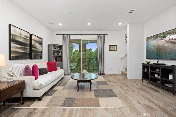 $749,000 | 4366 Pacifica Way, Unit 7, Oceanside, CA 92056