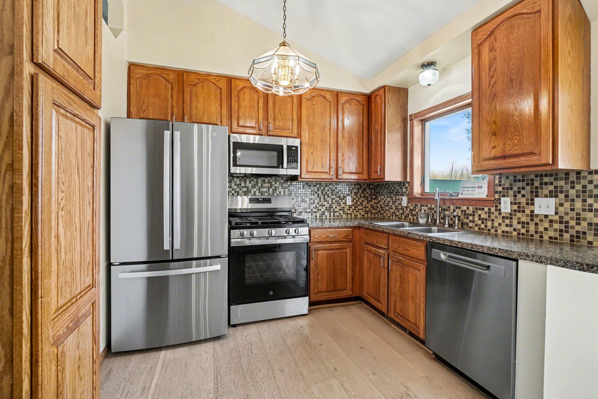 3214 7th Street Wayland, MI 49348 - Photo 12 of 45 014_file_2495