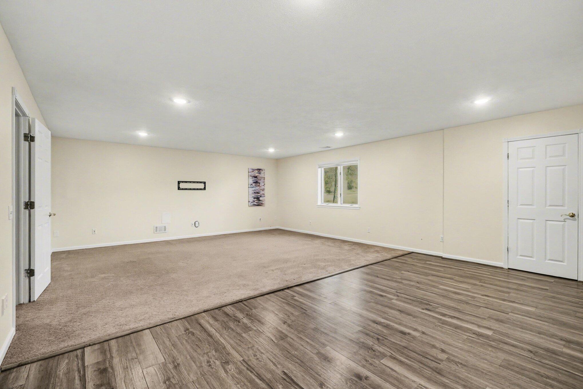 3214 7th Street Wayland, MI 49348 - Photo 22 of 45 026_file_2277