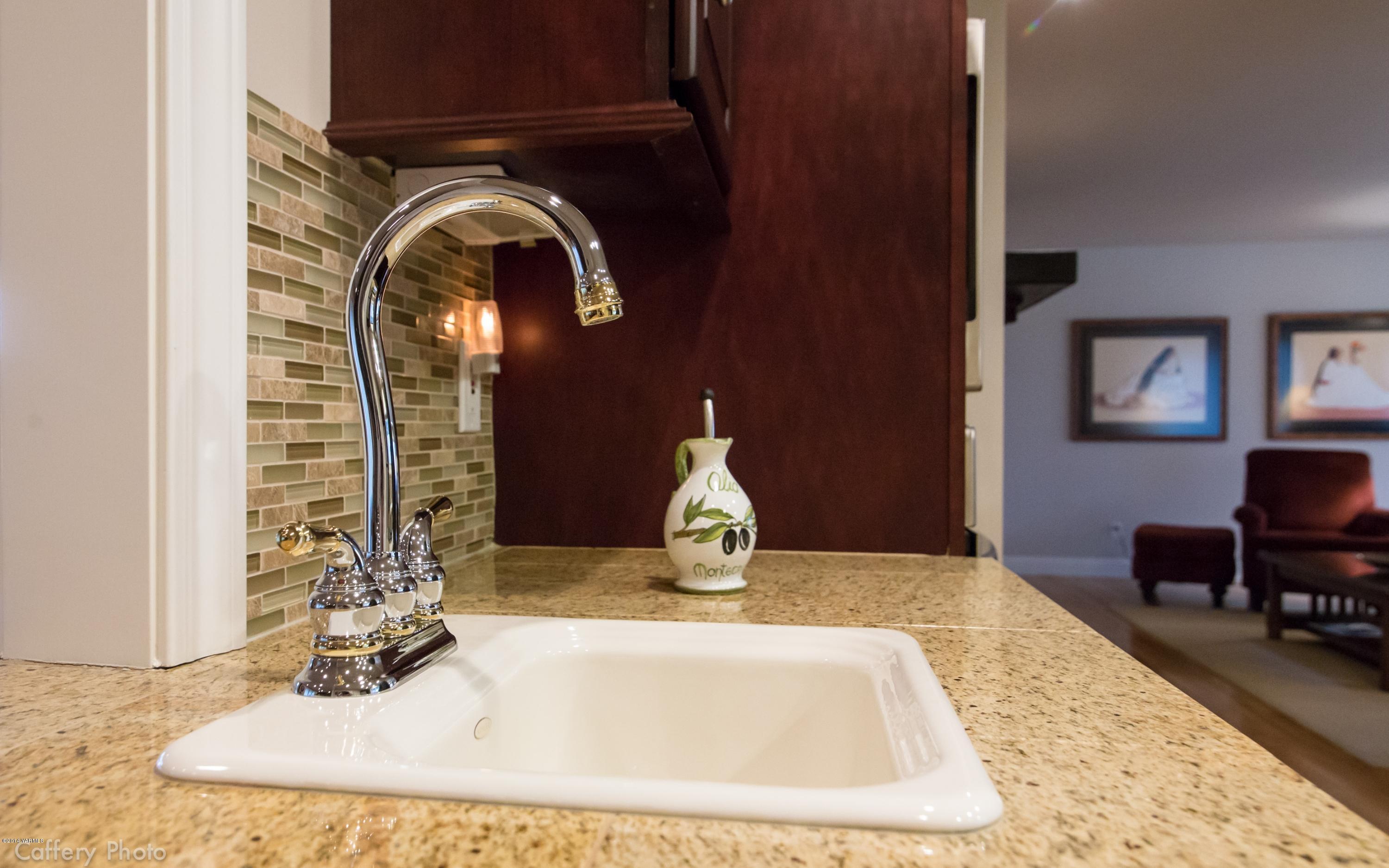 1271 Lateral B Road Wapato, WA 98951 - Photo 9 of 32 a bathroom with a sink and a mirror
