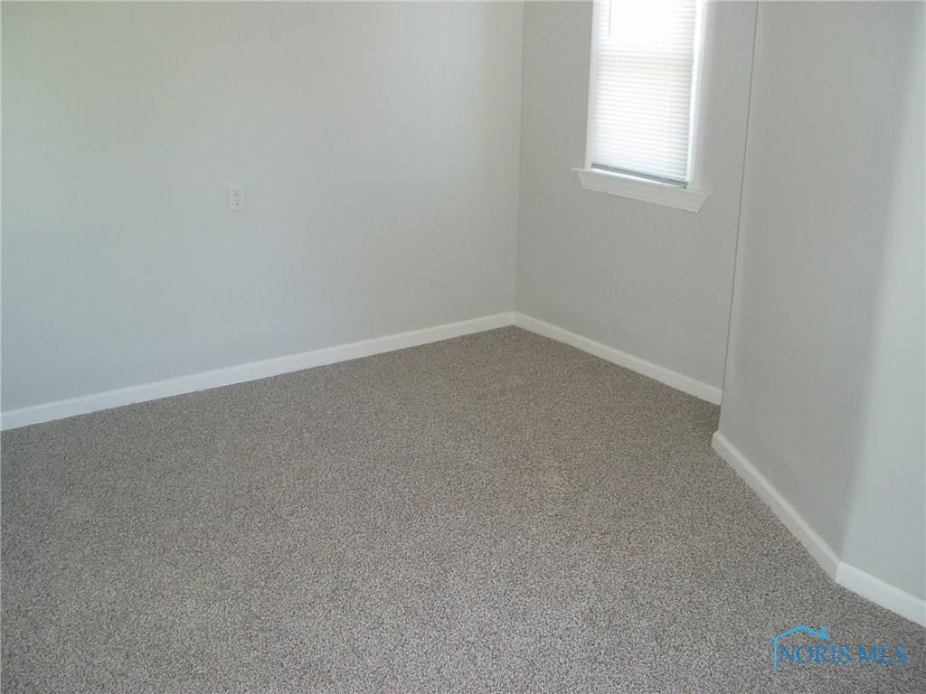 1402 Towers Road Oregon, OH 43616 - Photo 12 of 19 Gallery Image 12