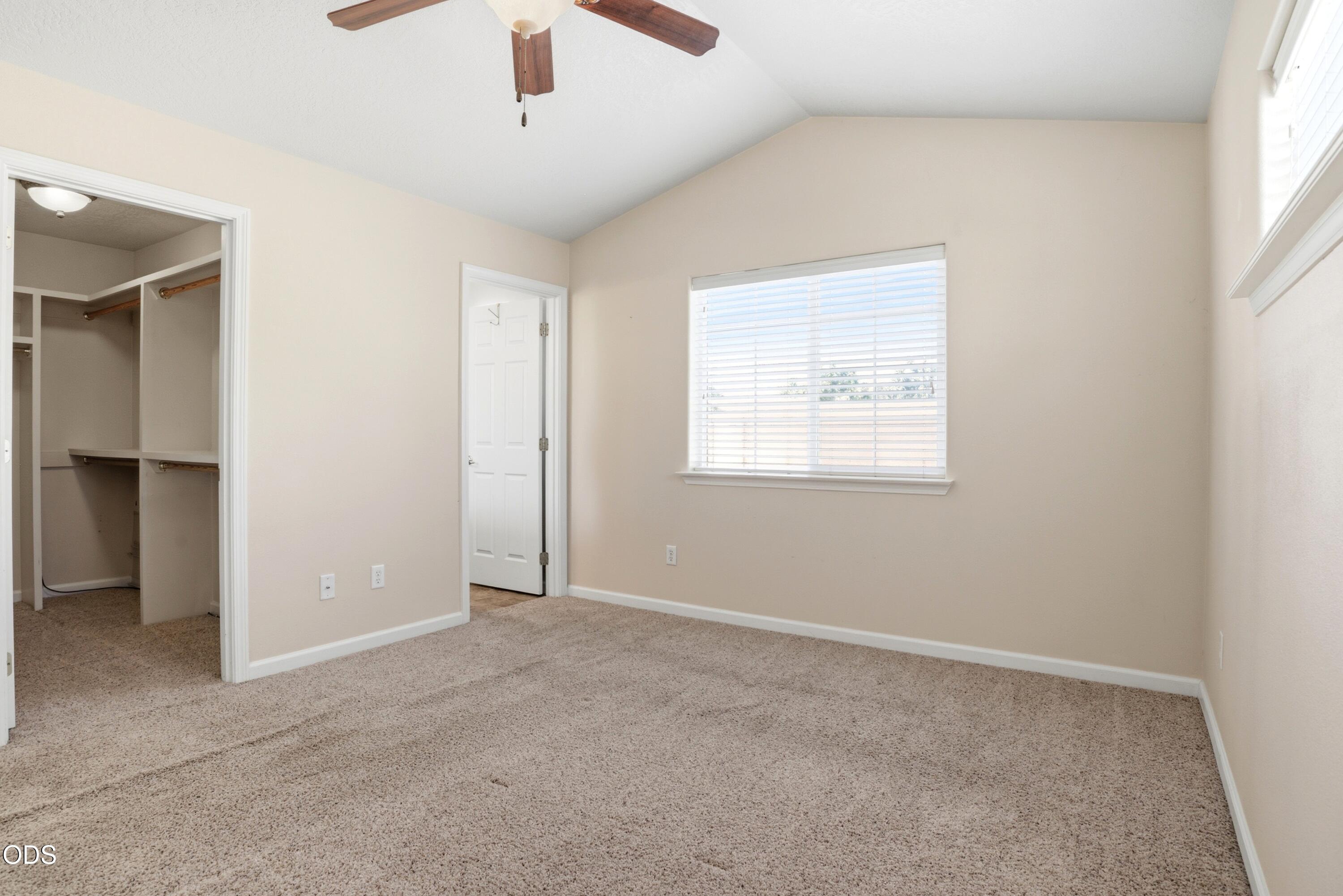 1005 North 10th Street Central Point, OR 97502 - Photo 9 of 21