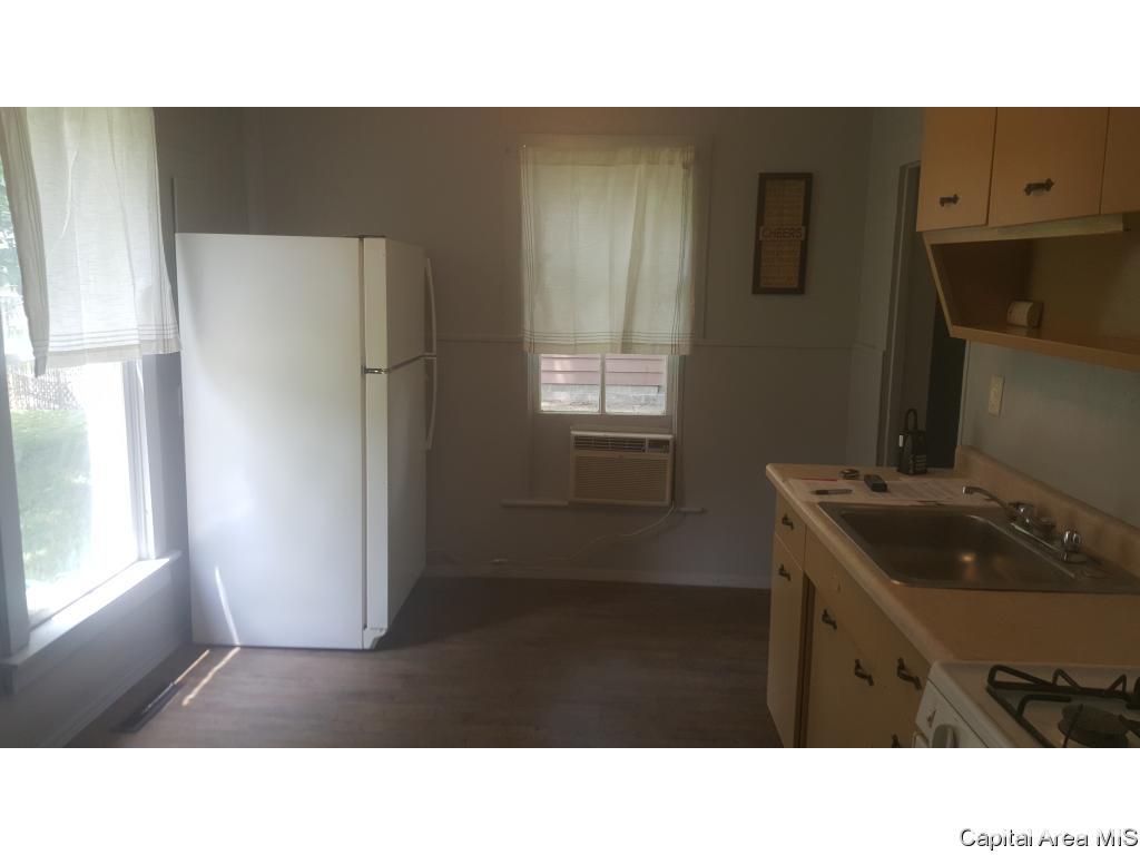1121 Pulaski Street Lincoln, IL 62656 - Photo 2 of 14