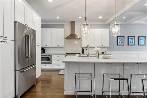 $1,300,000 | 4320 North Whipple Street, Chicago, IL 60618