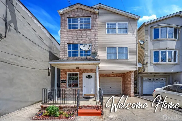 $2,700 | 125 Elizabeth Avenue, Elizabeth, NJ 07206