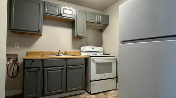 $1,200 | 1824 Eastern Avenue Northeast, Roanoke, VA 24012