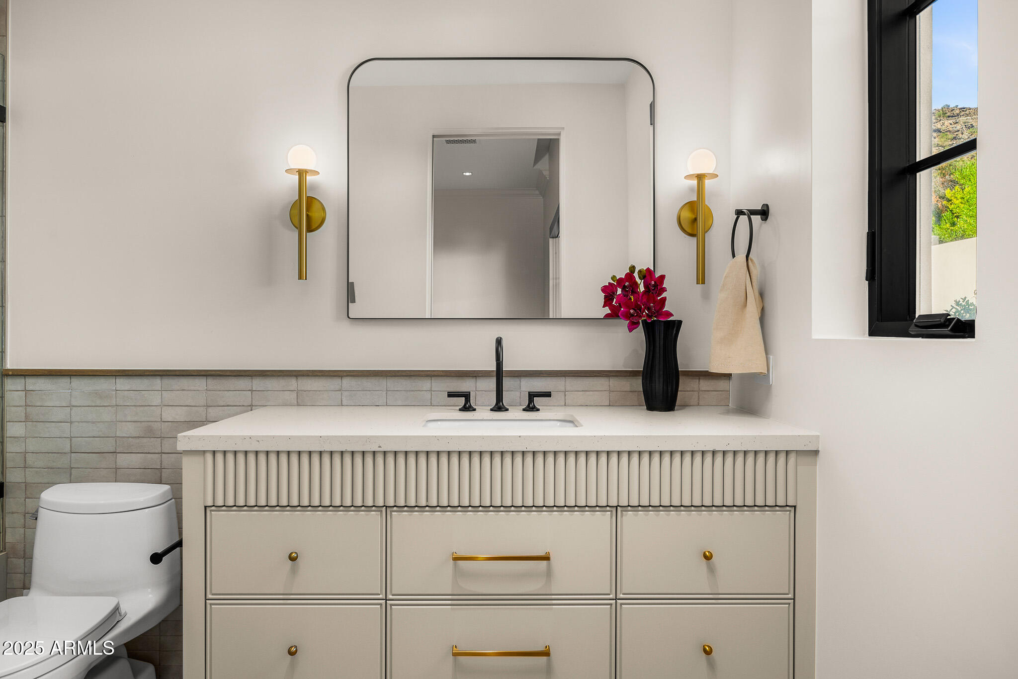 6126 East Joshua Tree Lane Paradise Valley, AZ 85253 - Photo 27 of 35 Guest Bath 2