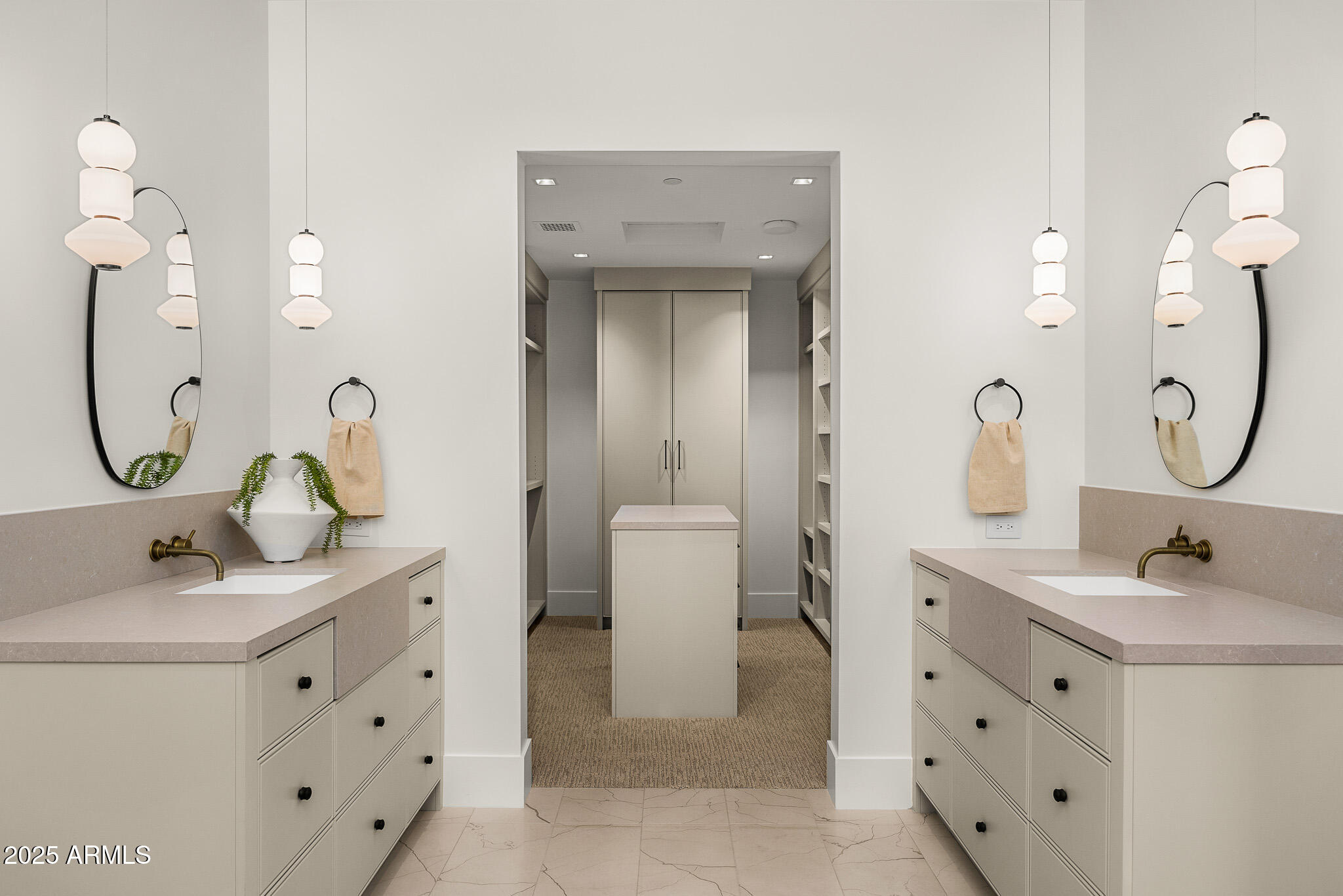 6126 East Joshua Tree Lane Paradise Valley, AZ 85253 - Photo 29 of 35 Downstairs Primary Bath