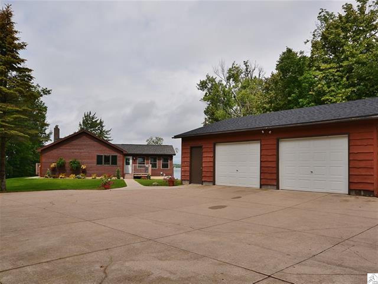 Detached 2-Car Garage
