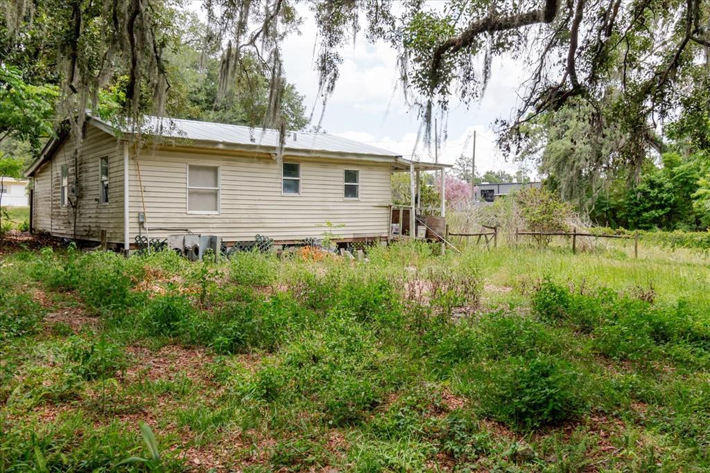 11835 Circle B Road Dade City, FL 33525 - Photo 20 of 65