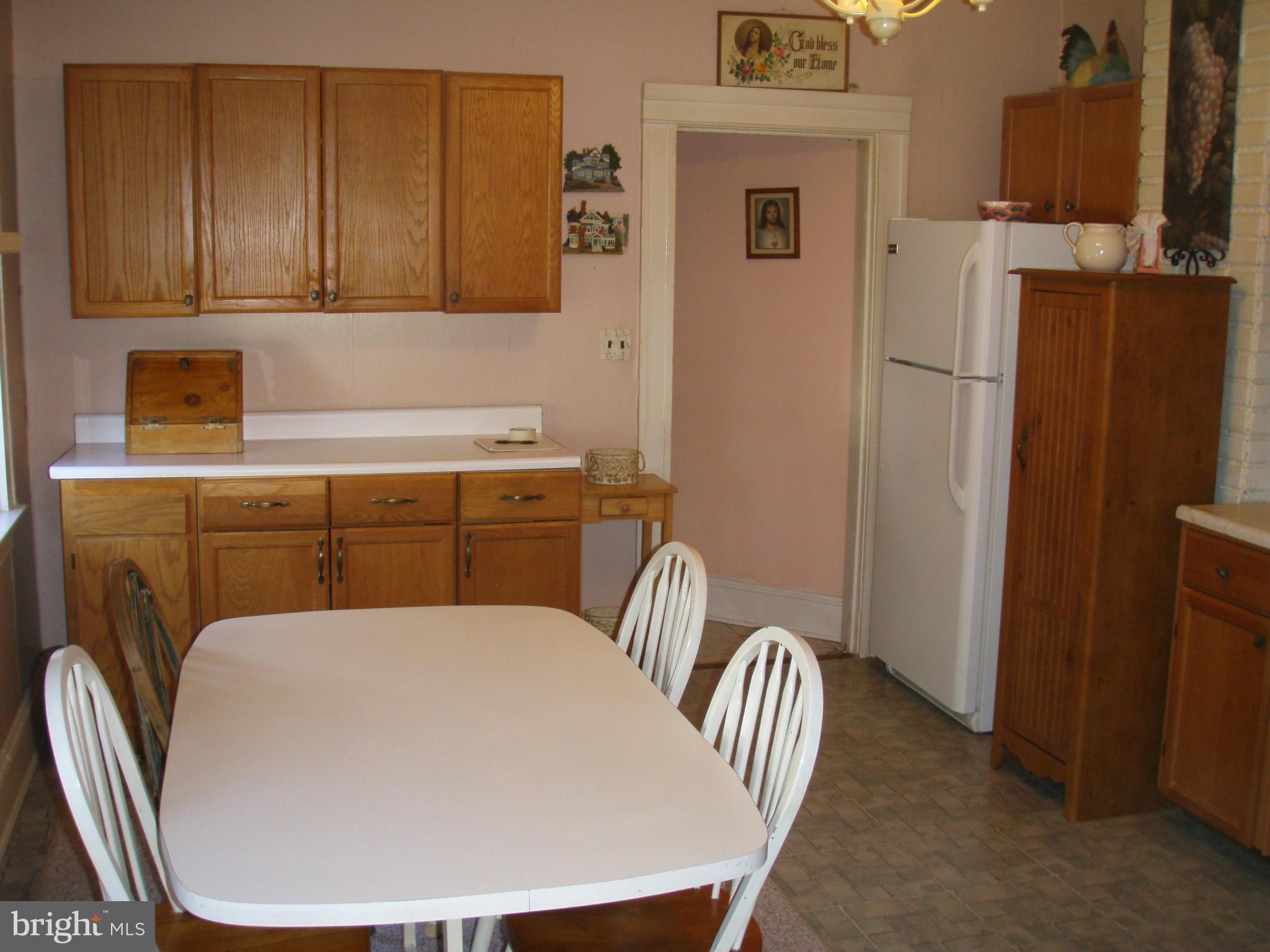 630 Orpington Road Baltimore, MD 21229 - Photo 5 of 24 Kitchen