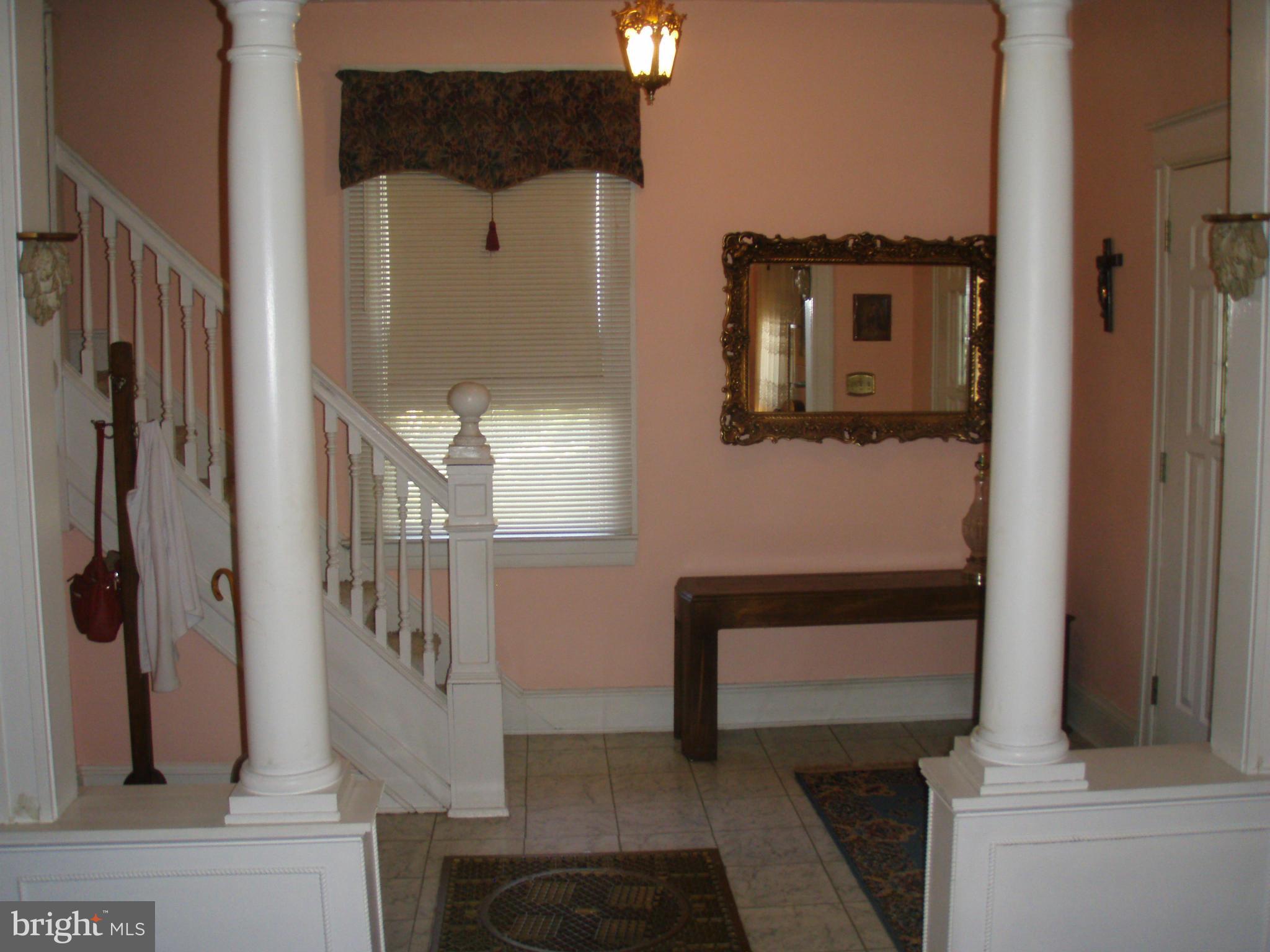 630 Orpington Road Baltimore, MD 21229 - Photo 7 of 24 Interior (General)