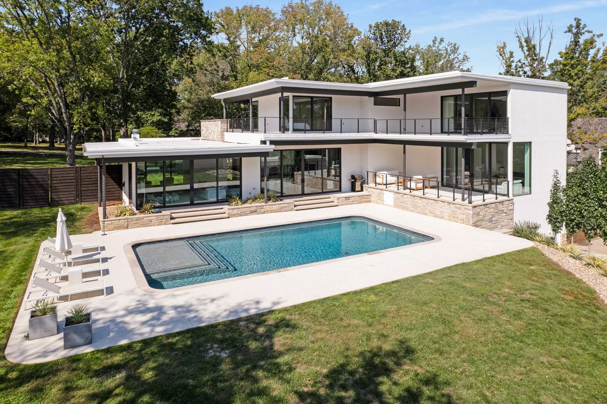 6133 Robin Hill Road Nashville, TN 37205 - Photo 47 of 47 a view of a house with swimming pool