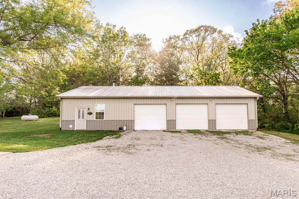 2912 Rentchler Road Belleville, IL 62221 - Photo 4 of 7