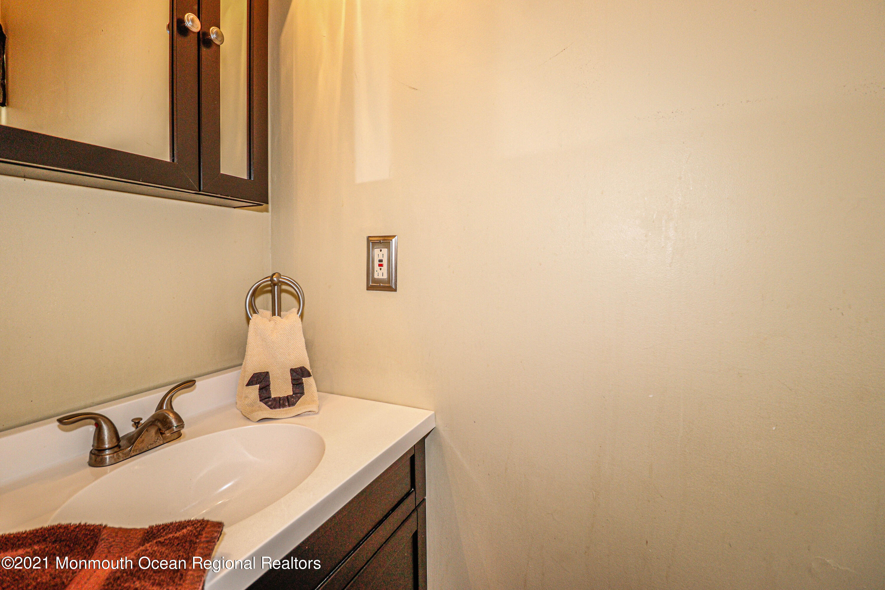 406 Leesville Road Jackson, NJ 08527 - Photo 21 of 35 Half Bath