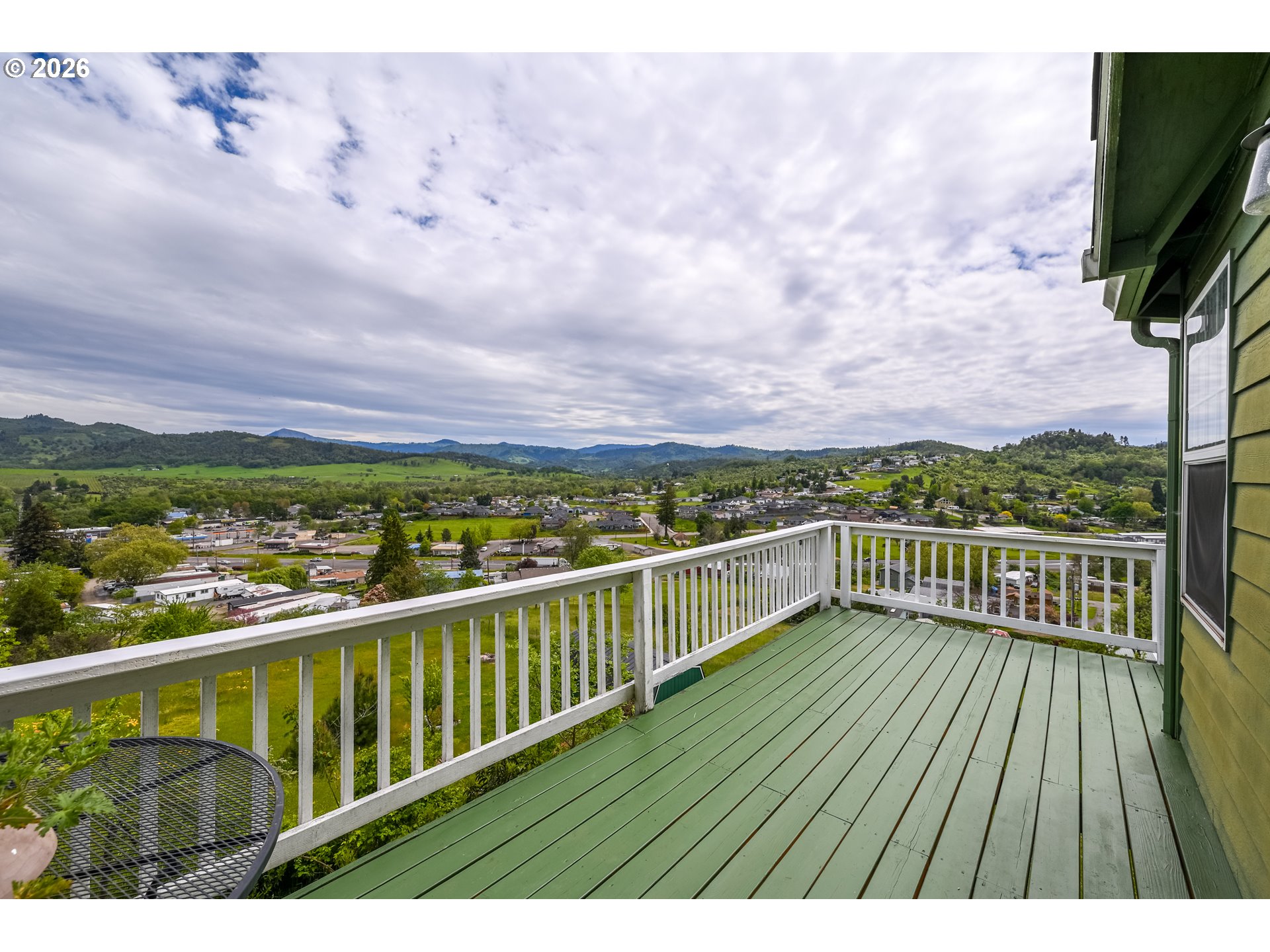 208 Jamie Loop Roseburg, OR 97471 - Photo 8 of 47