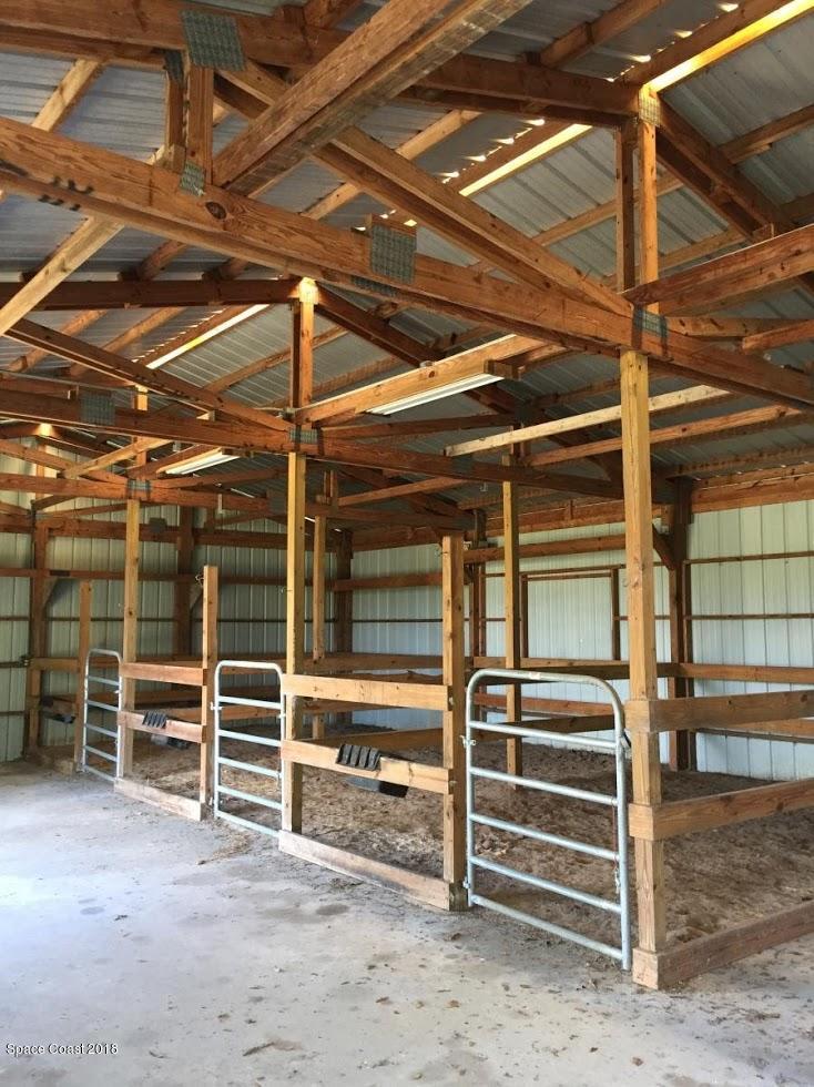 4500 Rector Road Cocoa, FL 32926 - Photo 25 of 27 Horse Barn