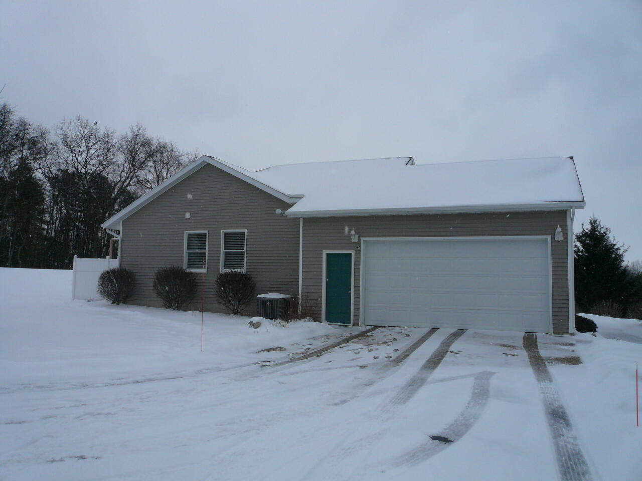 8369 Prairie View Lane Alto, MI 49302 - Photo 4 of 30 051