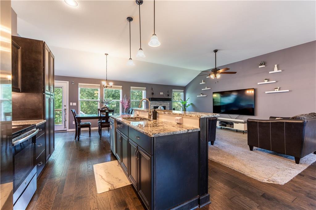 808 Old Stage Road Pleasant Hill, MO 64080 - Photo 6 of 30