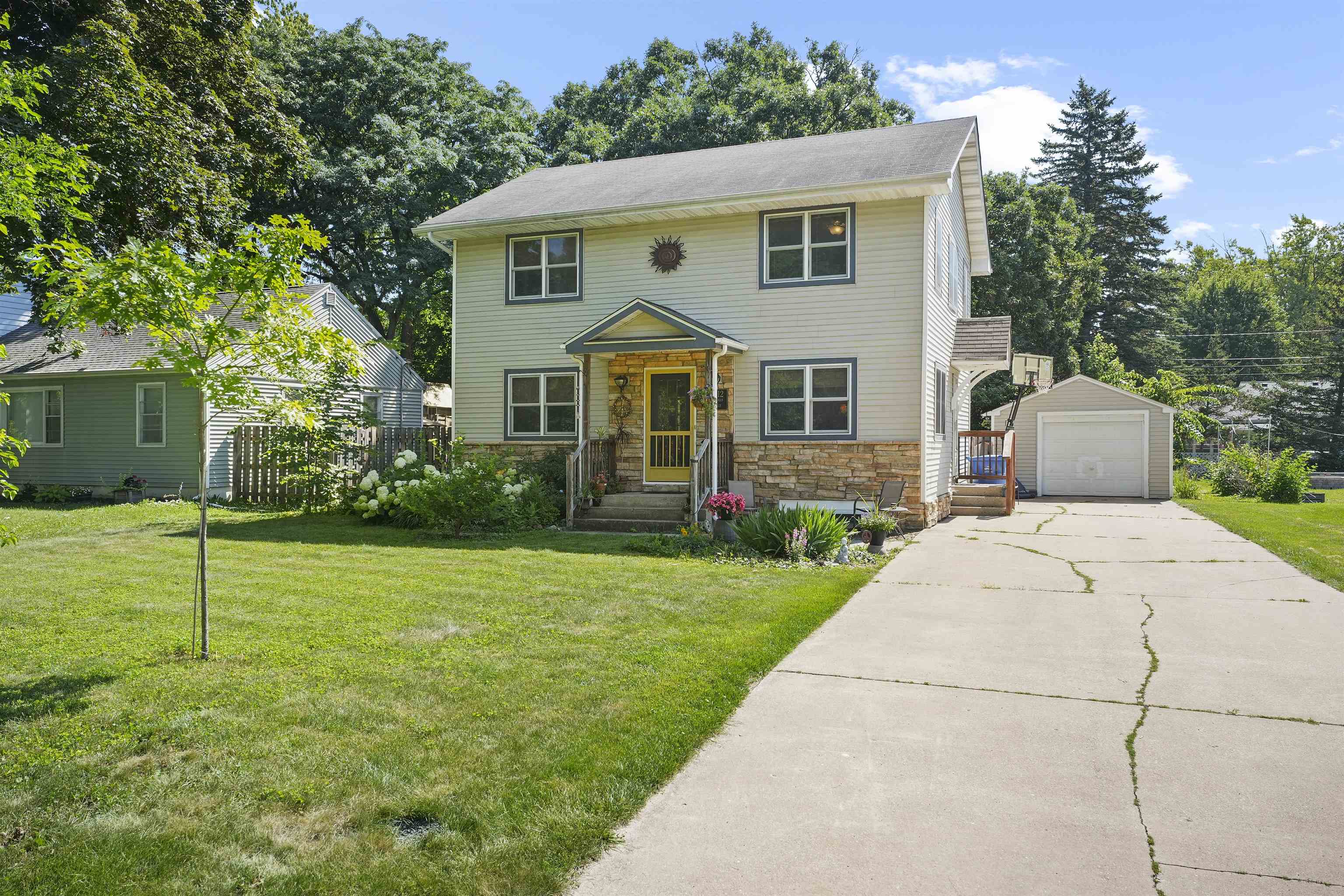 4712 Rothman Place Monona, WI 53716 - Photo 3 of 49