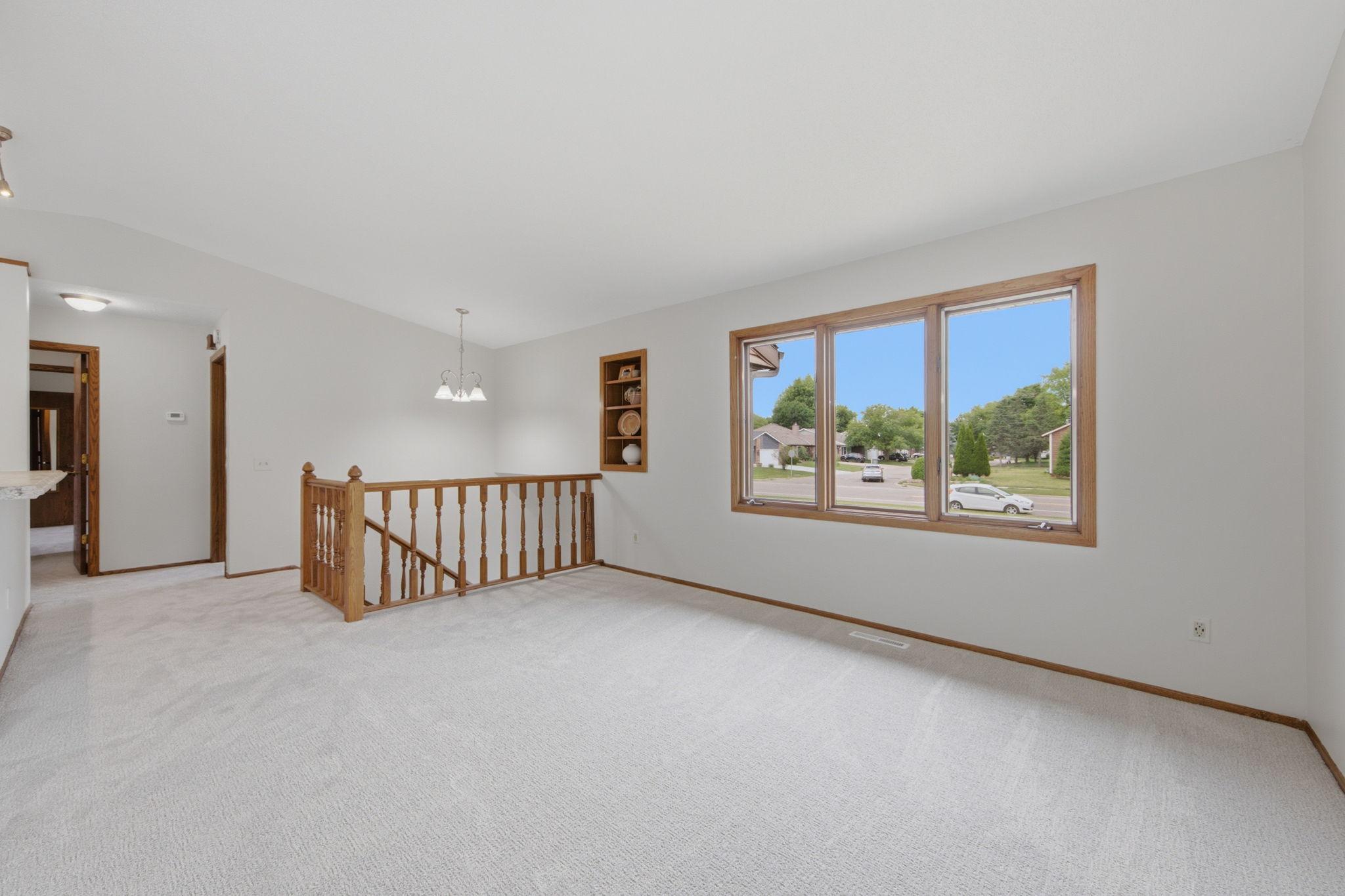 14700 Embry Path Apple Valley, MN 55124 - Photo 4 of 33
