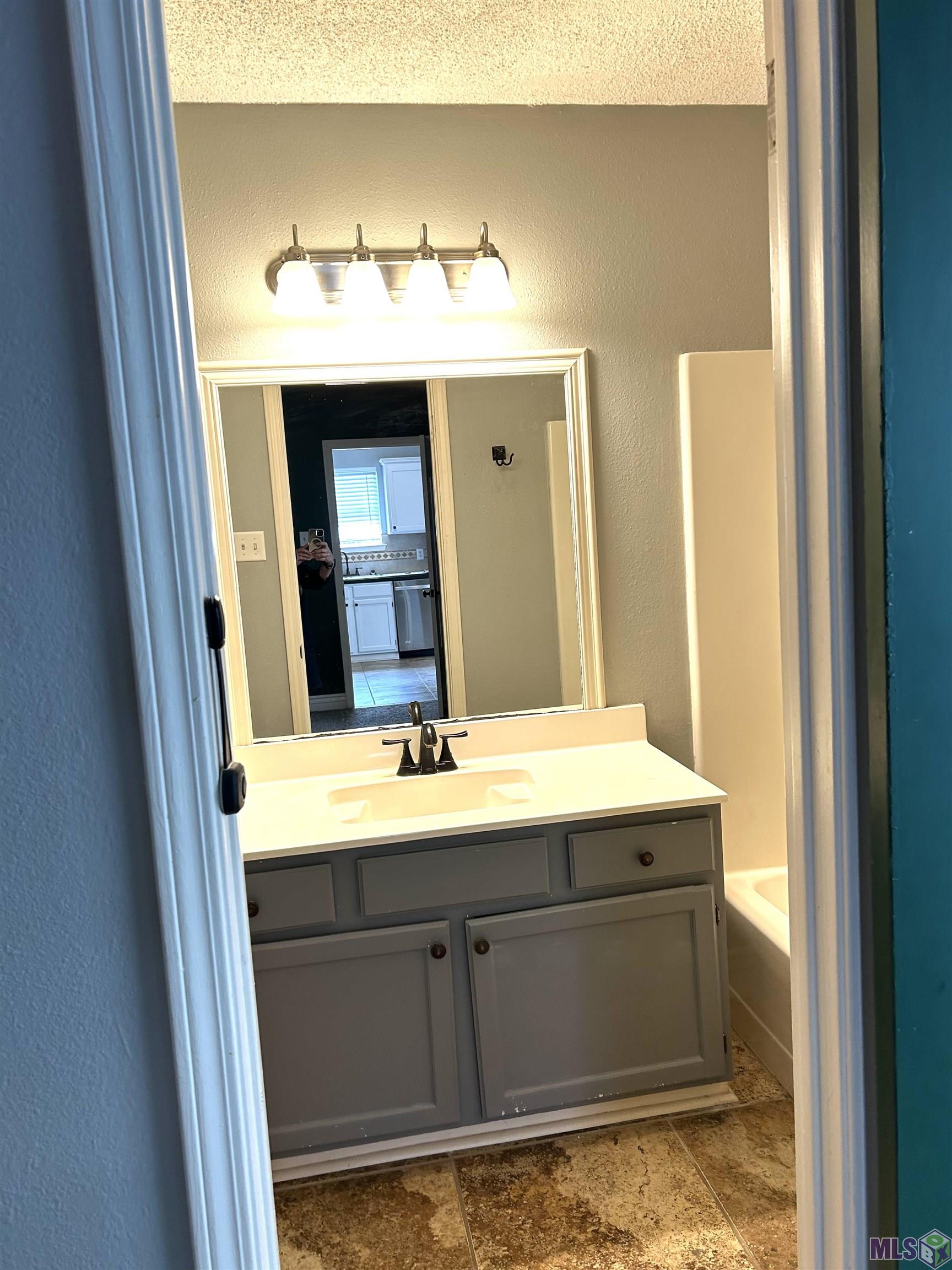 240 Meadow Bend Drive Baton Rouge, LA 70820 - Photo 8 of 9