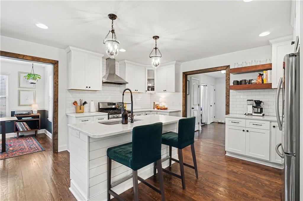 2435 Crestview Avenue Decatur, GA 30032 - Photo 3 of 32