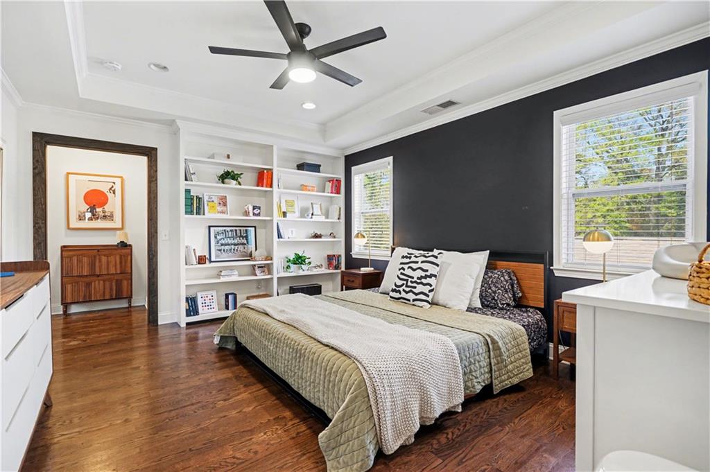 2435 Crestview Avenue Decatur, GA 30032 - Photo 4 of 32