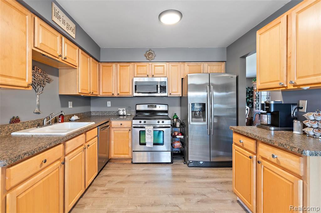 50020 White Mill Road Utica, MI 48317 - Photo 17 of 41
