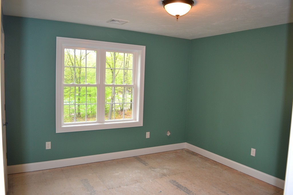 5 Aurora Street Worcester, MA 01607 - Photo 9 of 14 Gallery Image 9