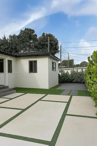 $1,100,000 | 621 Southwest 33rd Avenue, Miami, FL 33135