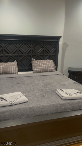 753 South 11th Street Newark, NJ 07103 - Photo 8 of 10 a close view of sink