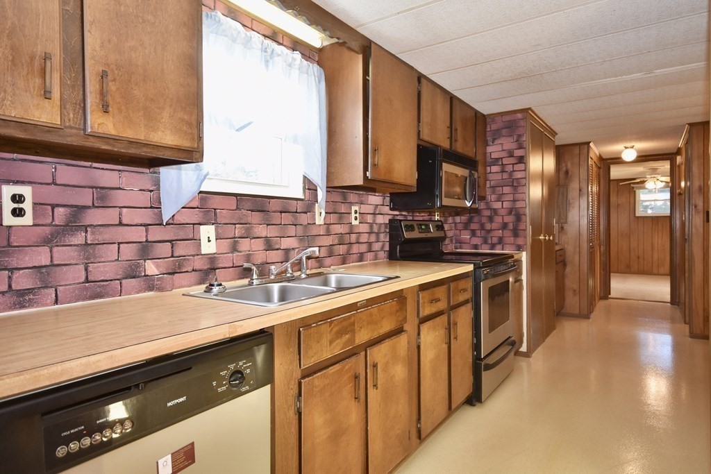 20 Roosevelt Ridge Carver, MA 02330 - Photo 5 of 24 Gallery Image 5