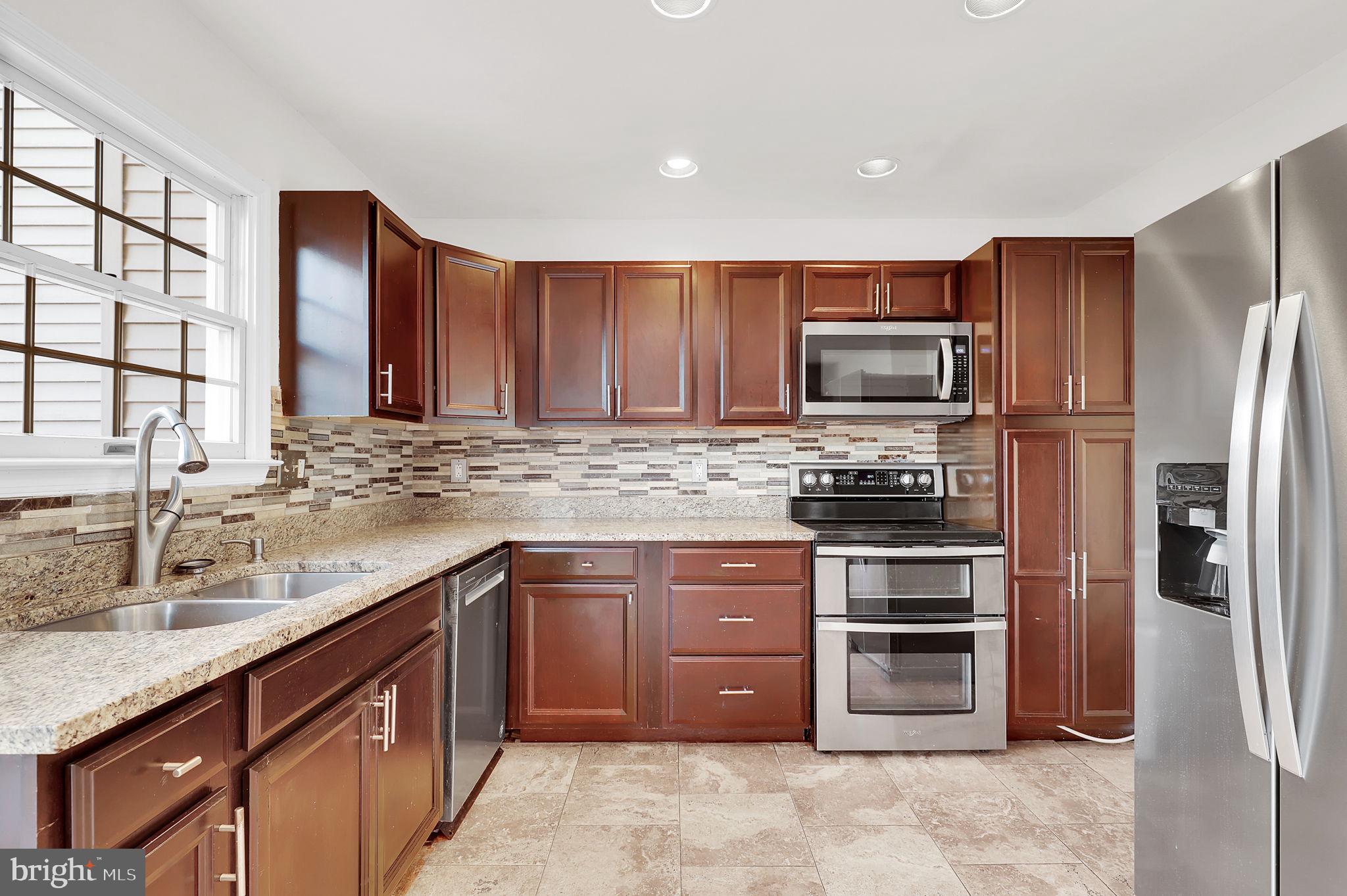 3920 Dunes Way Burtonsville, MD 20866 - Photo 11 of 31