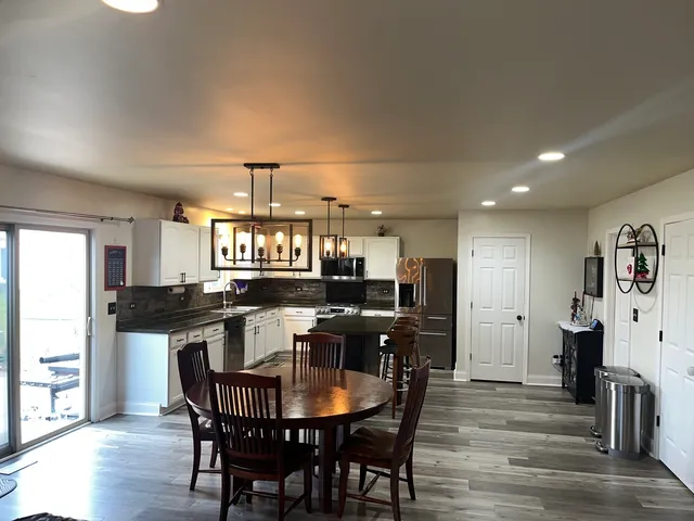 $429,900 | 806 Treesdale Way, Joliet, IL 60431