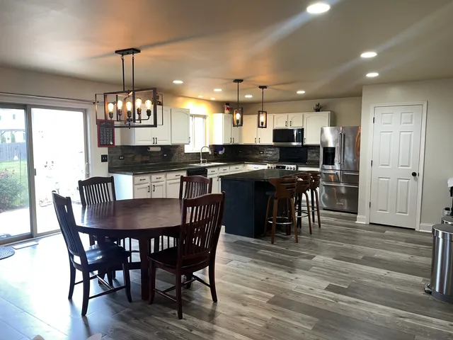 $429,900 | 806 Treesdale Way, Joliet, IL 60431