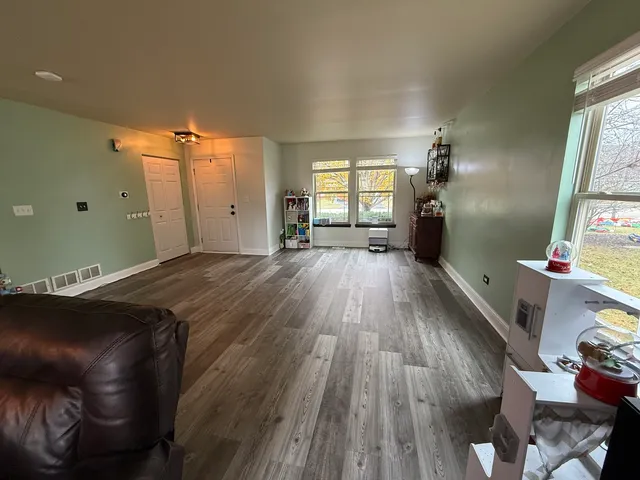 $429,900 | 806 Treesdale Way, Joliet, IL 60431